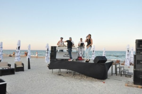 Puya şi Mazăre, show la inaugurarea unei plaje private din staţiunea Mamaia - vezi foto!